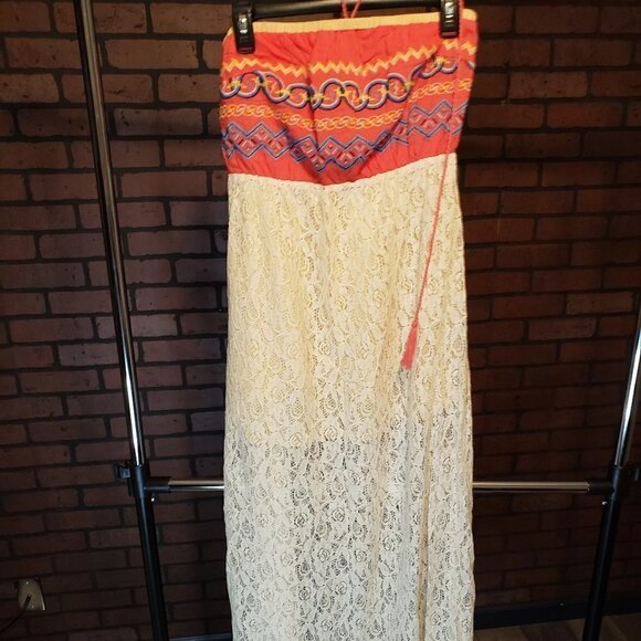 Flying Tomato Lace Maxi Dress - Picture 4 of 10